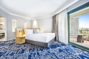 Junior Suite, 1 Katil Raja (King), Ocean View | 1 bilik tidur, bar mini, peti besi dalam bilik, meja 