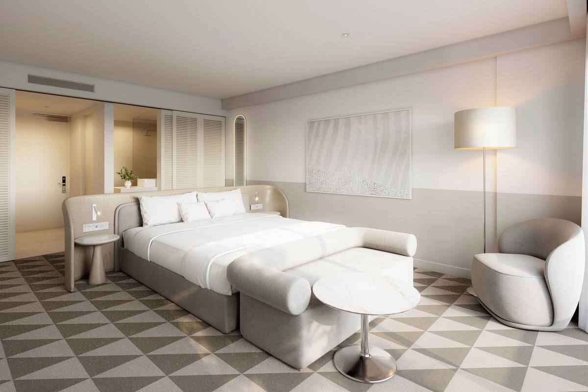 minibar, in-room safe, desk, laptop workspace