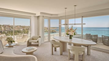 Minibar, in-room safe, desk, laptop workspace