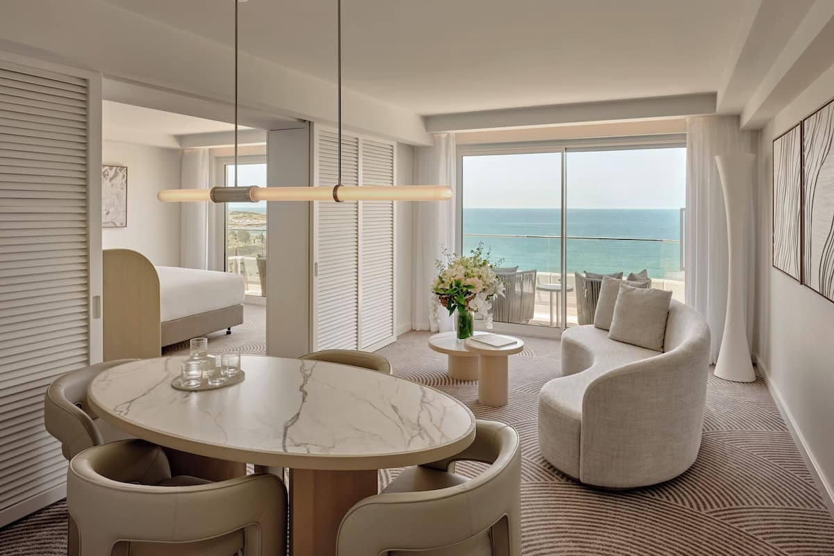 King Ocean Front Deluxe Suite