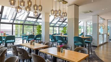 Se sirven desayunos, comidas, cenas y cocina alemana