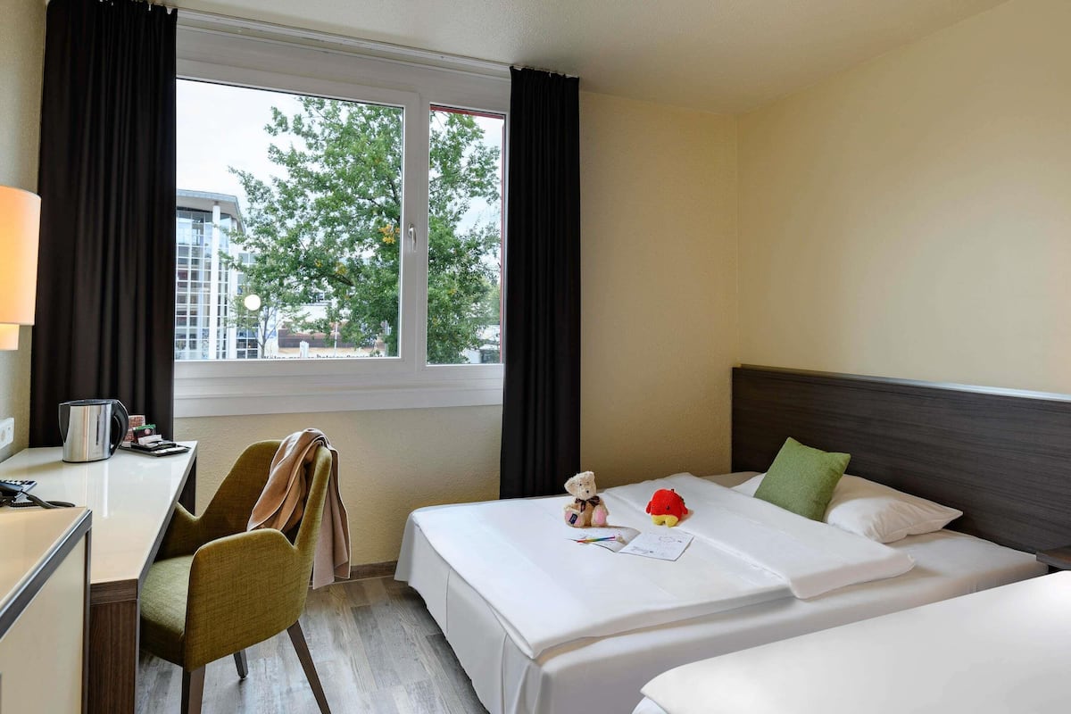 Standard Room, 1 Double Bed with Sofa bed | Premium bedding, down comforters, in-room safe, desk