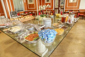 Petit-déjeuner buffet