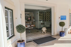 Entrada al alojamiento