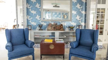 Sala de estar en el lobby