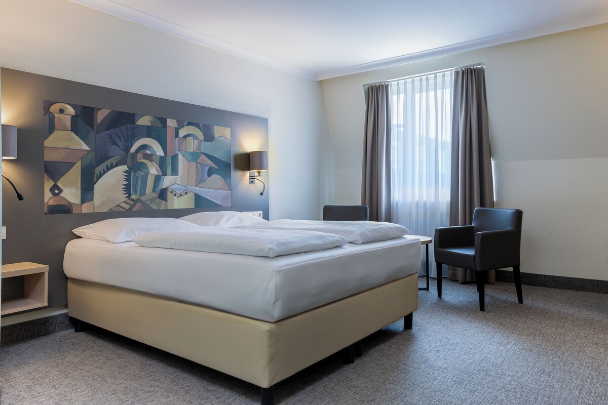 Comfort Double Room | Down comforters, desk, blackout drapes, soundproofing