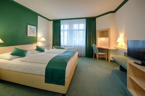 羽絨被、書桌、遮光窗簾/窗簾、隔音