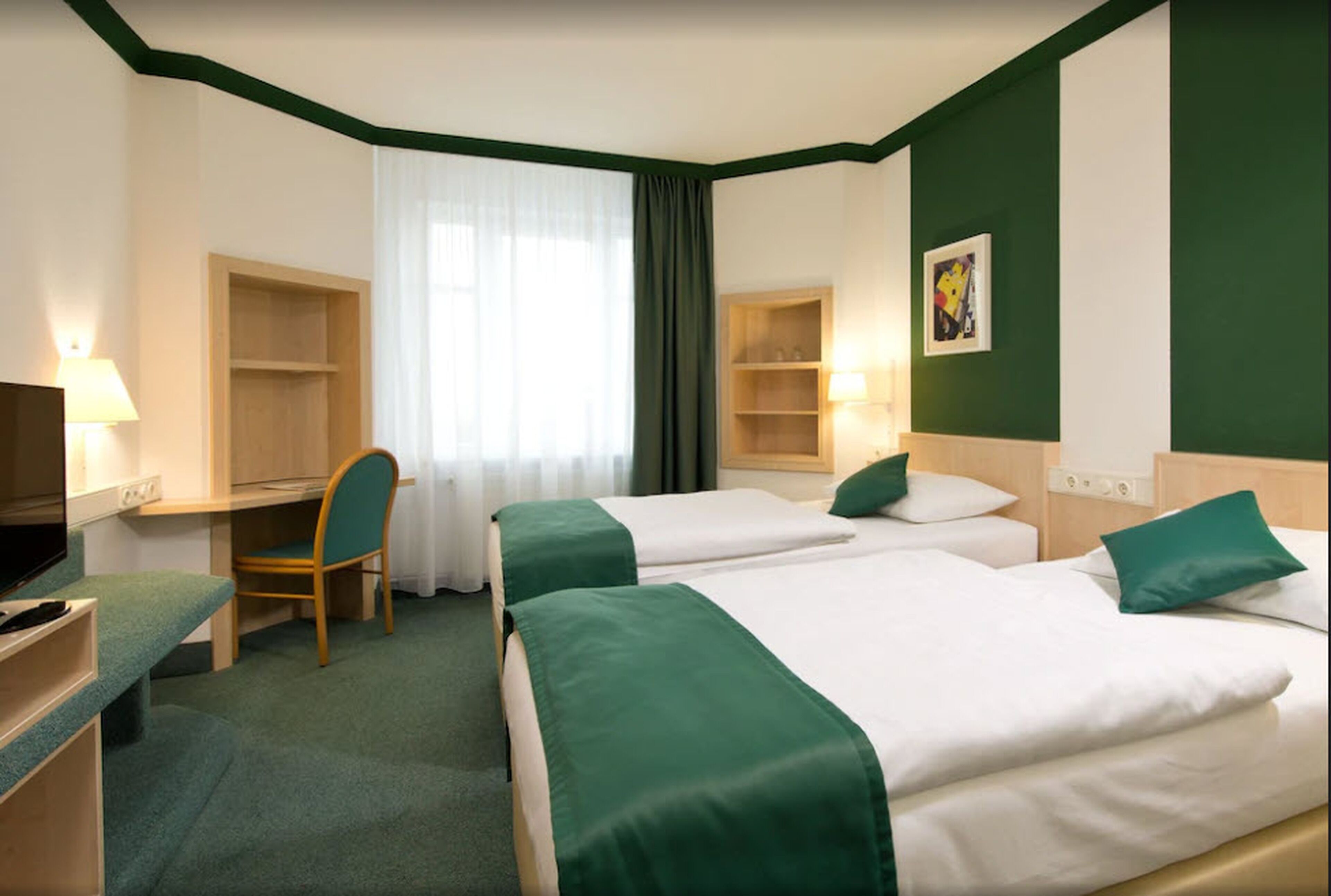 standard double or twin room | 1 bedroom, down duvets, desk, blackout curtains