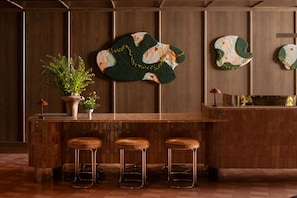 Reception - Hotel Indigo Raleigh Downtown by IHG (Raleigh)