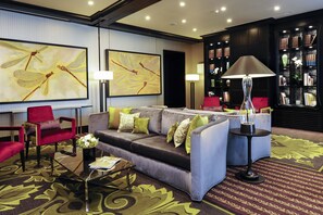 Sala de estar en el lobby