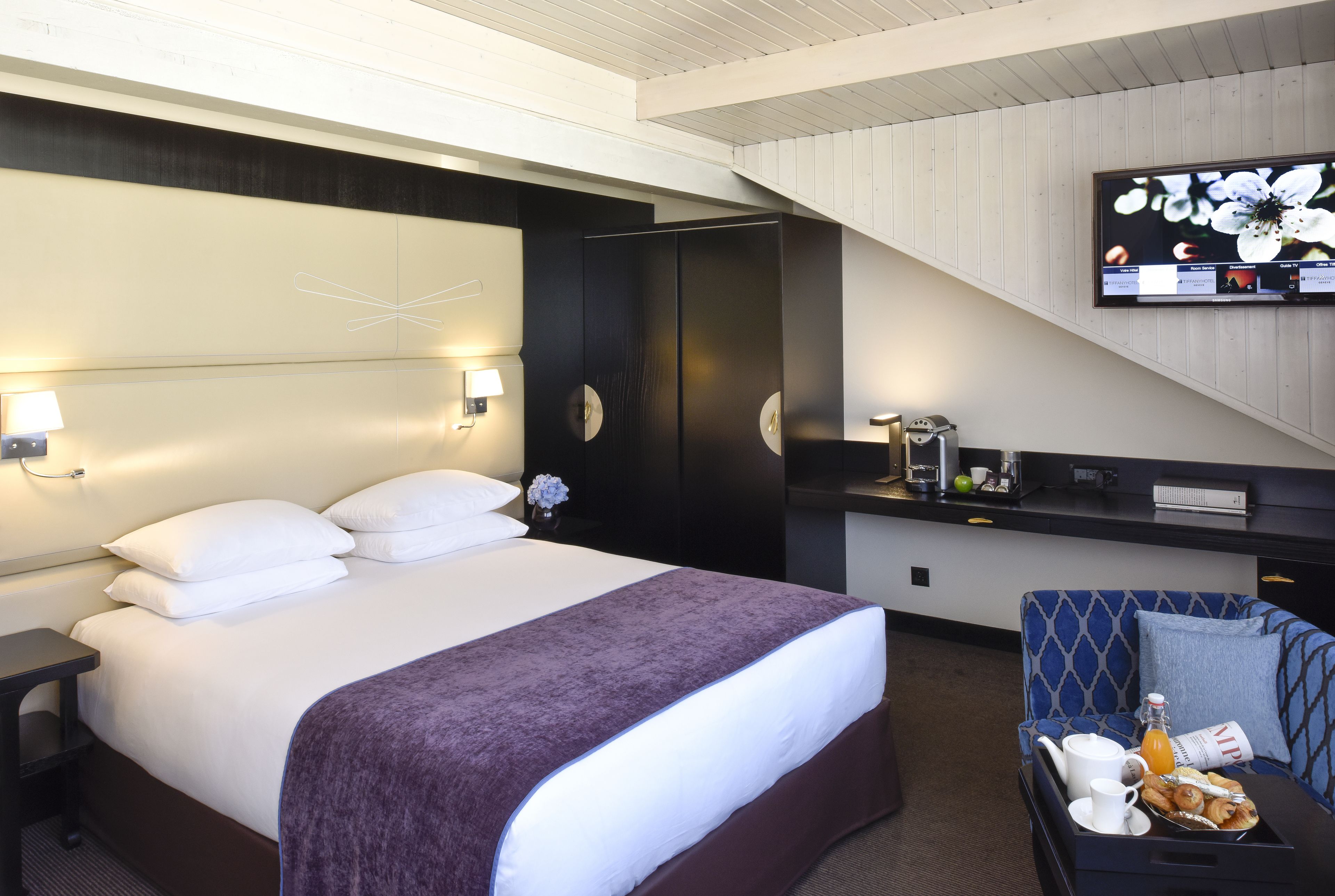 deluxe room, 1 double bed | 1 bedroom, frette italian sheets, premium bedding, minibar