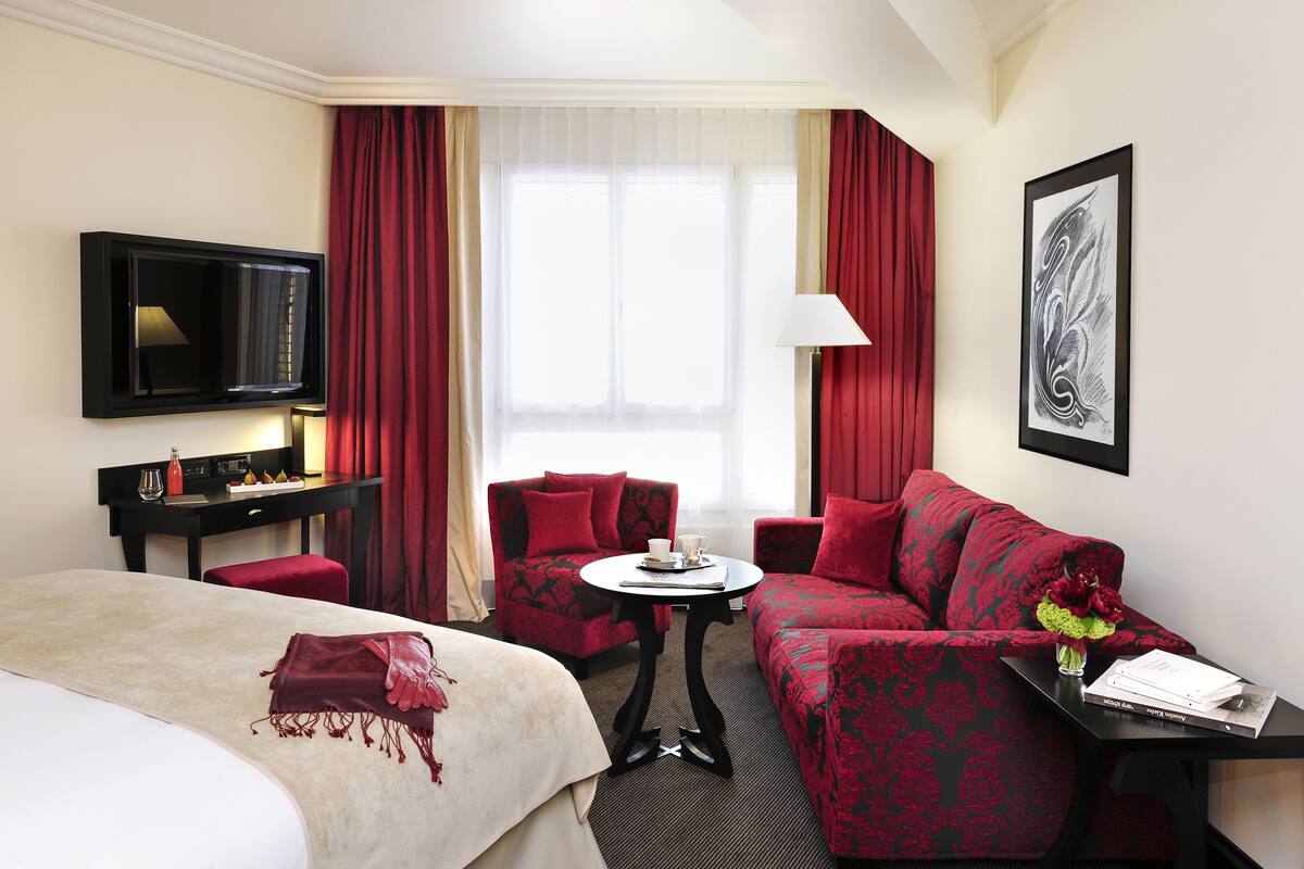 Junior Suite, 1 Double Bed | Frette Italian sheets, premium bedding, minibar, in-room safe