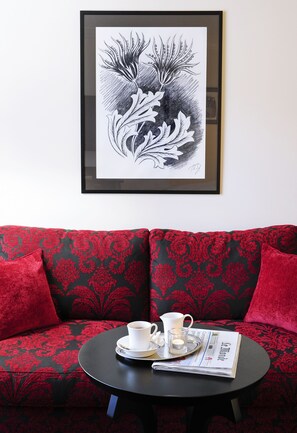 Junior Suite, 1 Double Bed | Living room