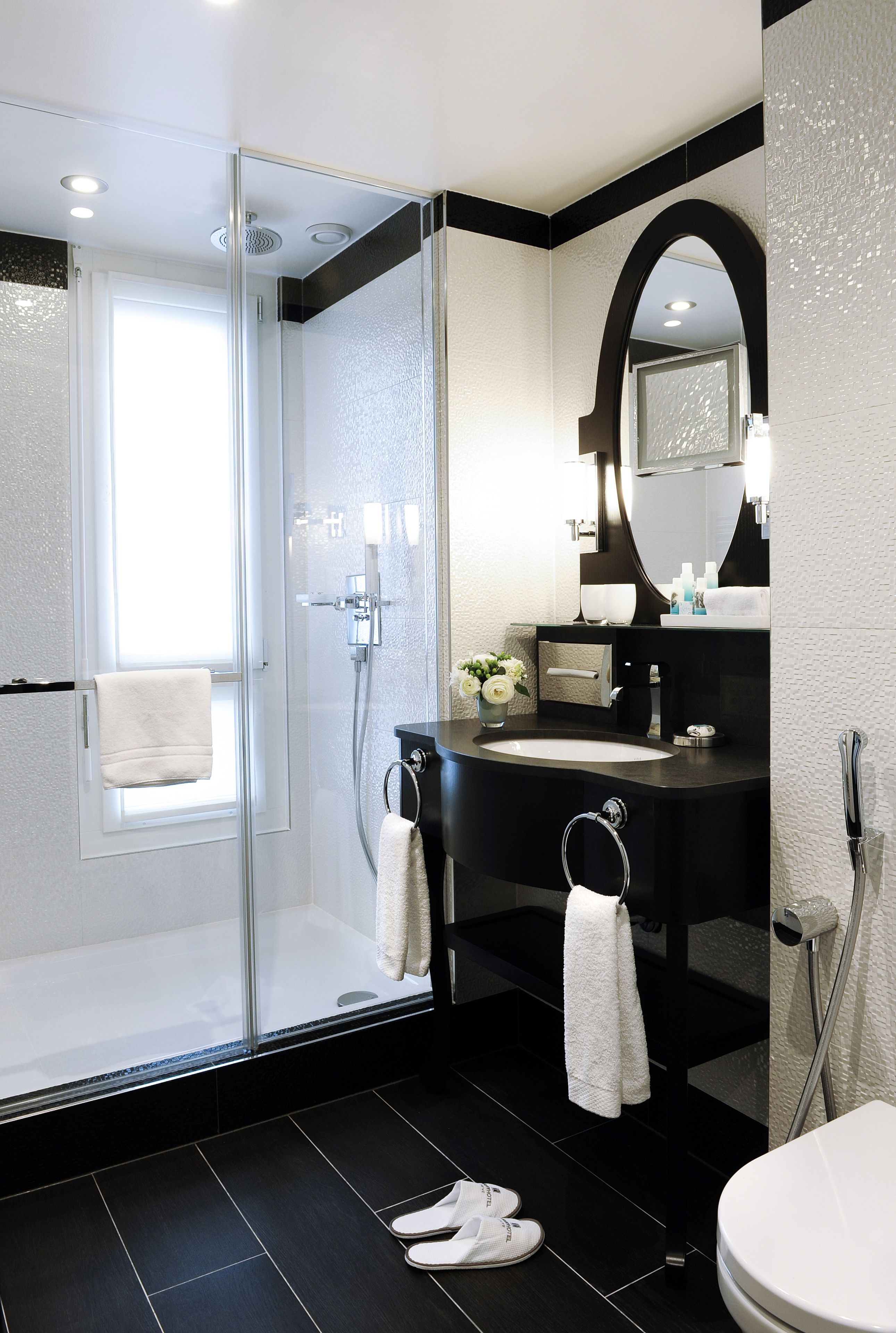 deluxe room, 1 double bed | bathroom | free toiletries, hair dryer, bathrobes, slippers