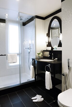 Deluxe Room, 1 Double Bed | Bathroom - Hotel Tiffany by Fassbind (Geneva)