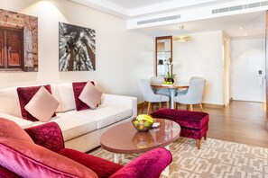 1 bedroom, minibar, in-room safe, desk - InterContinental Bahrain by IHG (Manama)