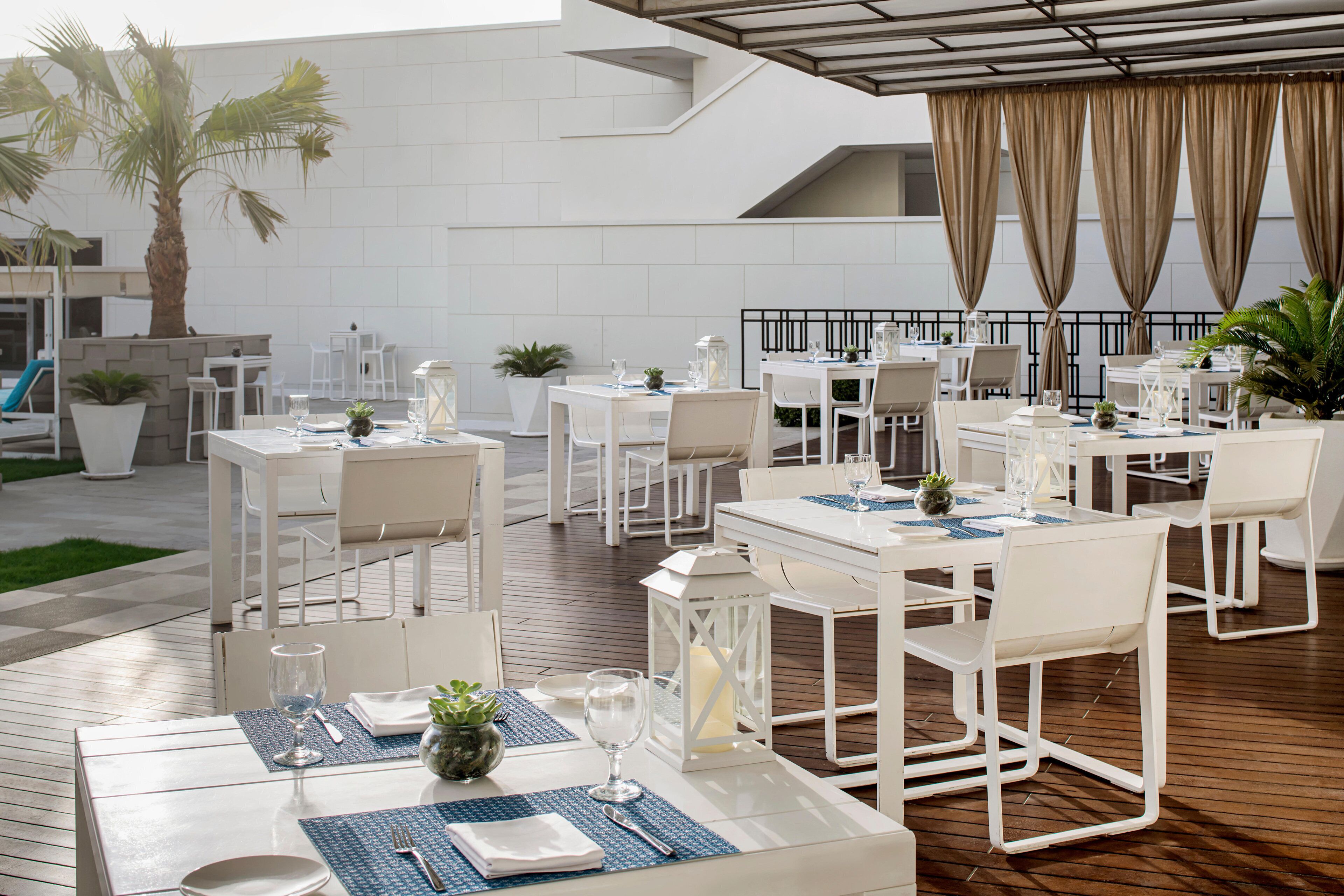 6 restaurantes; se sirve desayuno, almuerzo y cena