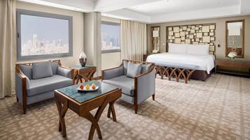 1 dormitorio, minibar, caja fuerte y escritorio