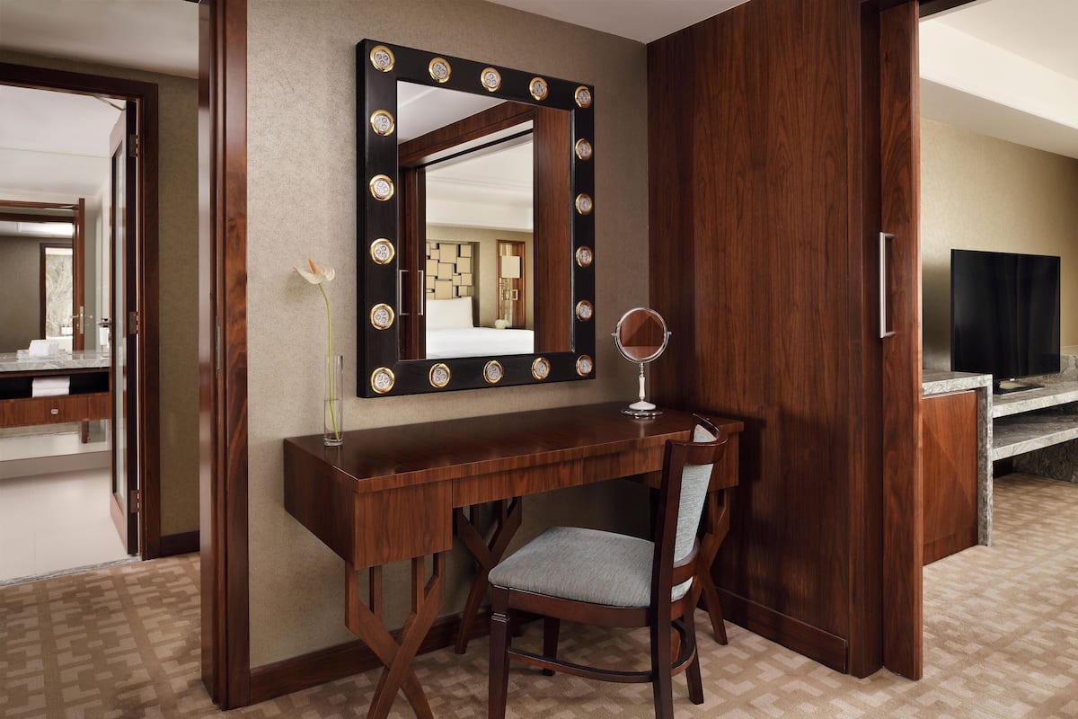 Suite (Imperial) | 1 bedroom, minibar, in-room safe, desk