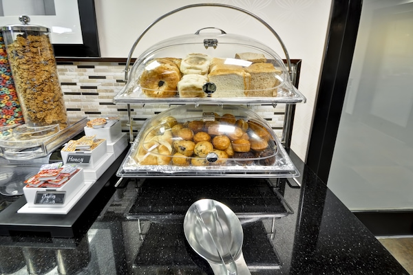 Petit déjeuner complet compris tous les jours