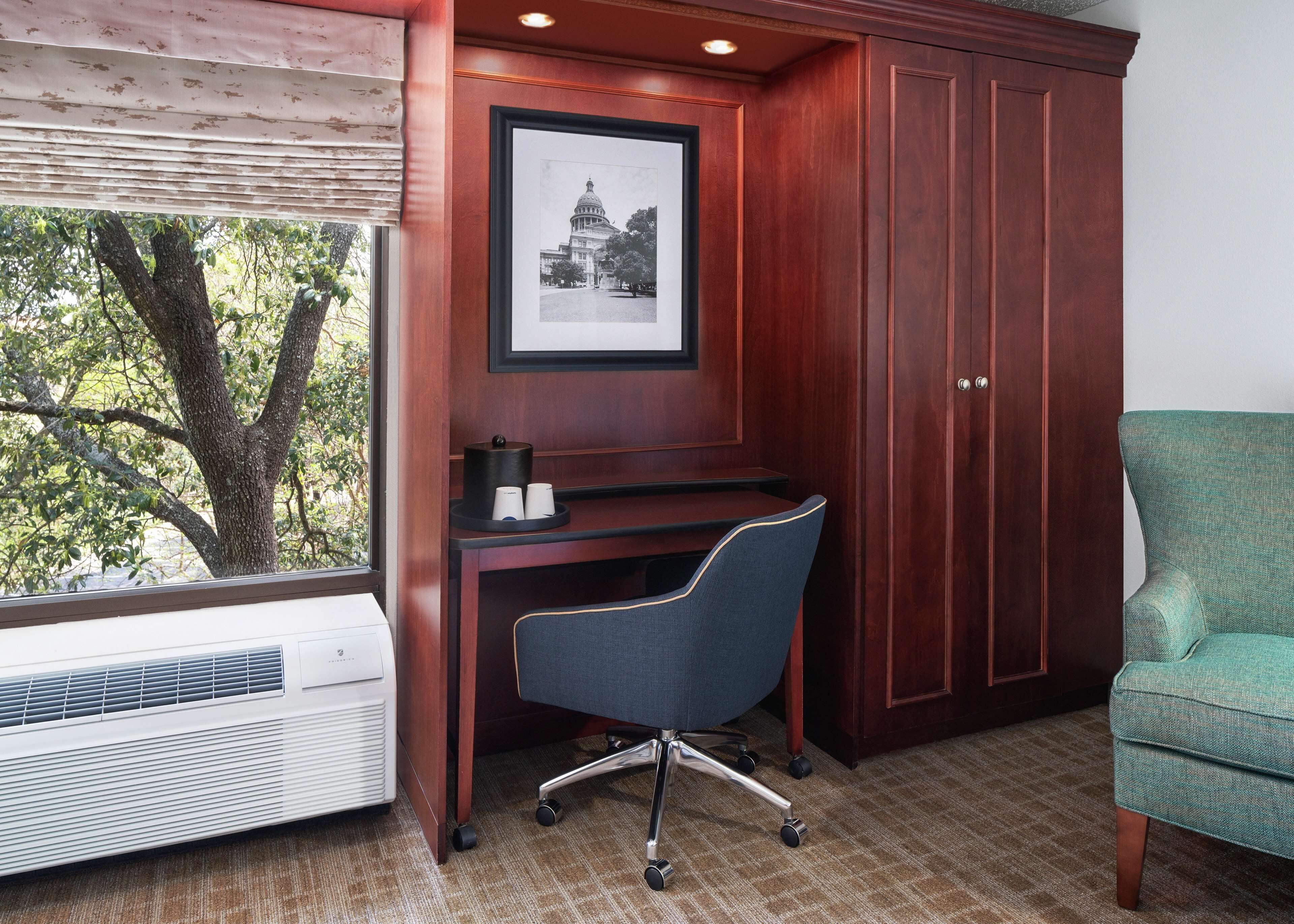 熨斗/熨衫板、免費嬰兒床、免費 Wi-Fi、床單