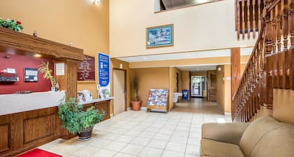 Econo Lodge Inn & Suites Fairview Heights - St. Louis