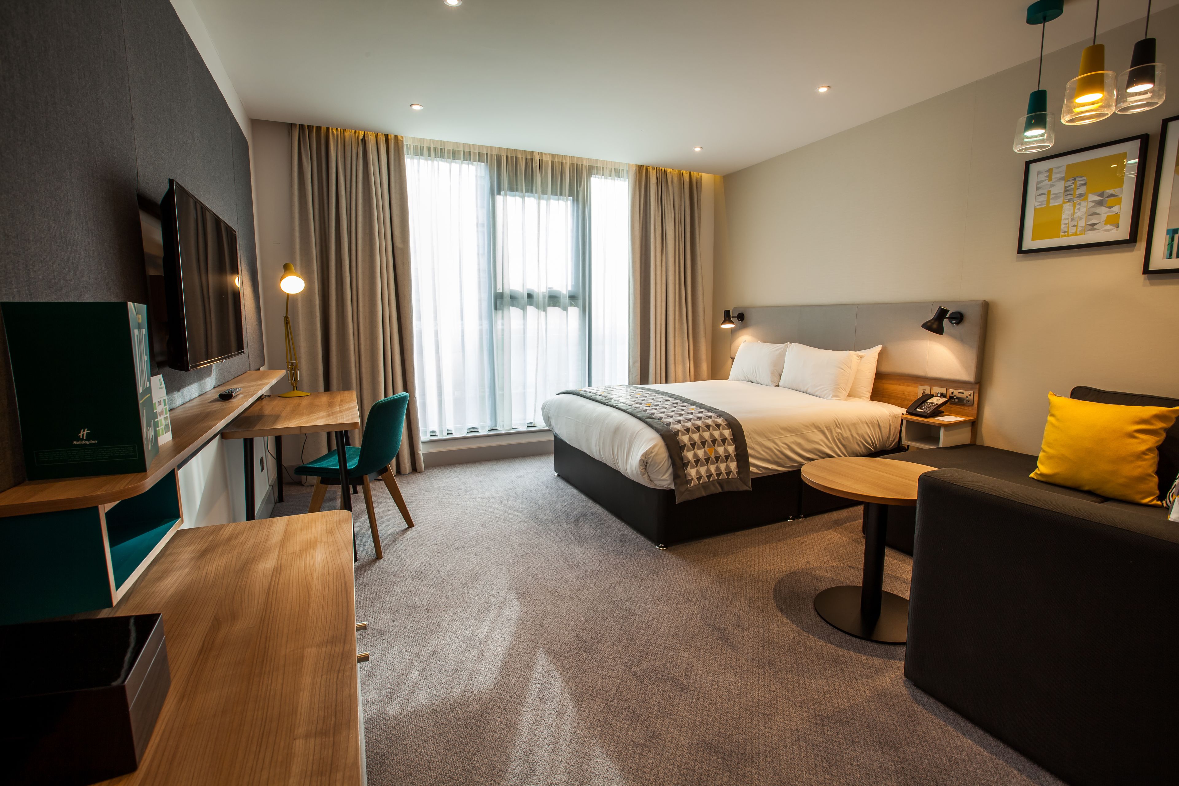 minibar, in-room safe, desk, laptop workspace