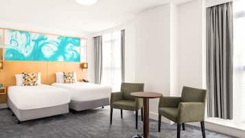 Standard Room, 2 Single Beds | Minibar, in-room safe, desk, laptop workspace