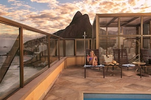 Rooftop pool