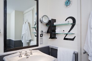 Designer toiletries, hair dryer, bathrobes, towels - 42 The Calls (Leeds)