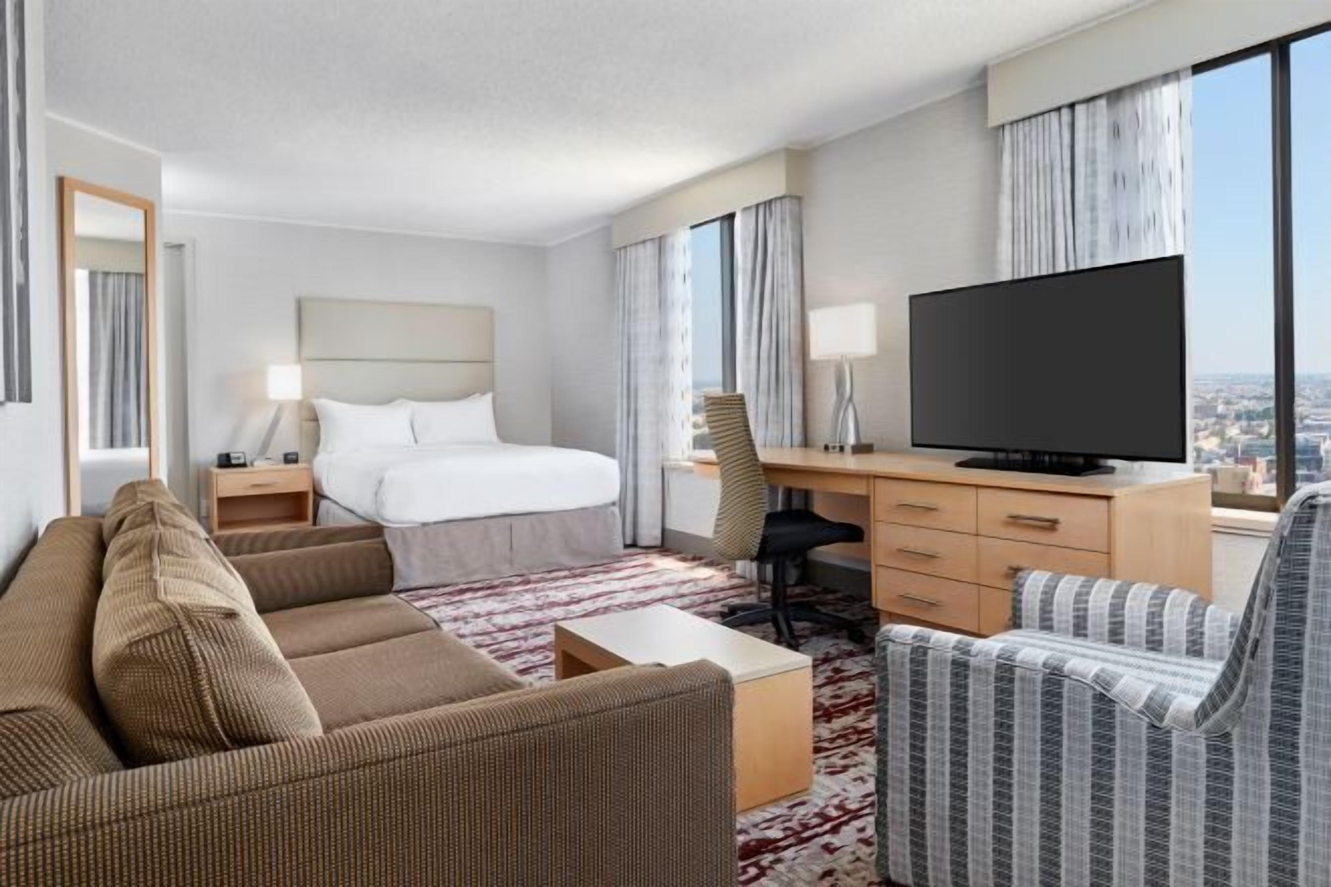 防过敏的被褥、羽绒被、客房内保险箱、办公桌