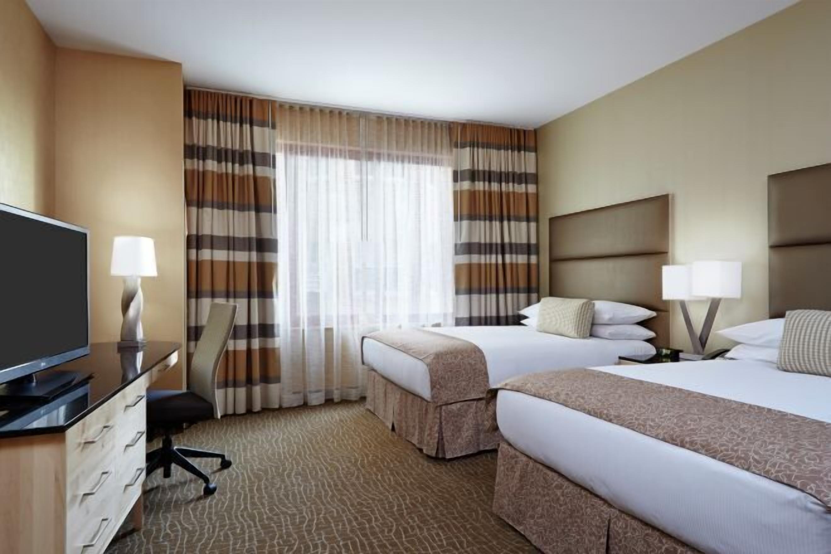 防过敏的被褥、羽绒被、客房内保险箱、办公桌