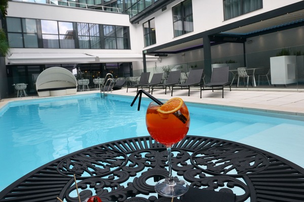 Outdoor pool, sun loungers