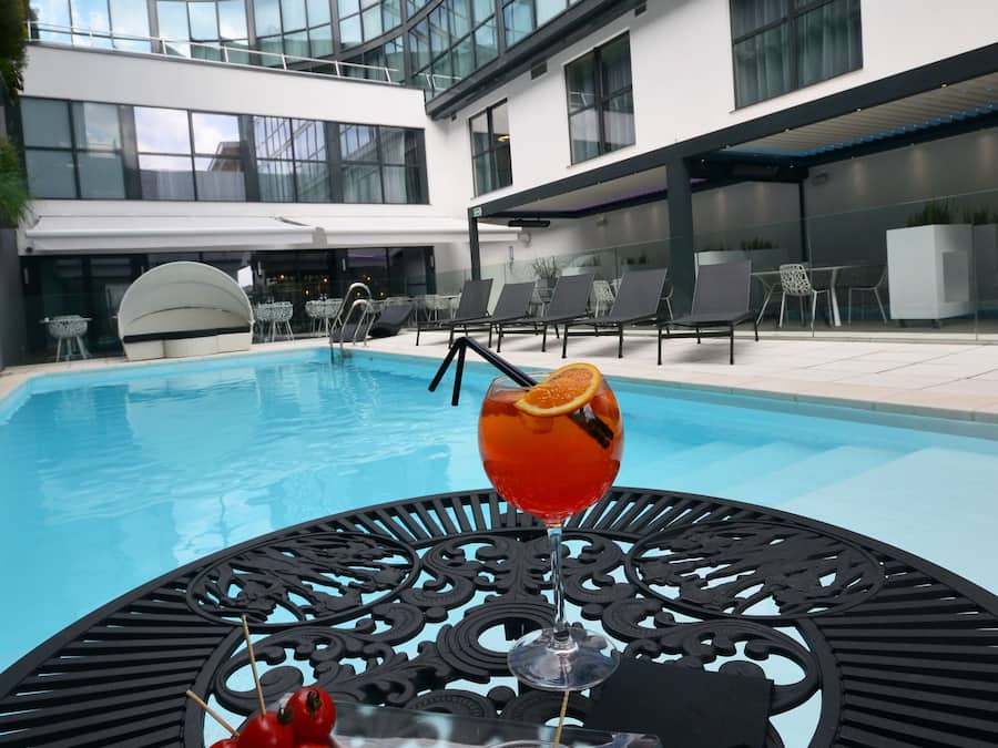 Outdoor pool, sun loungers