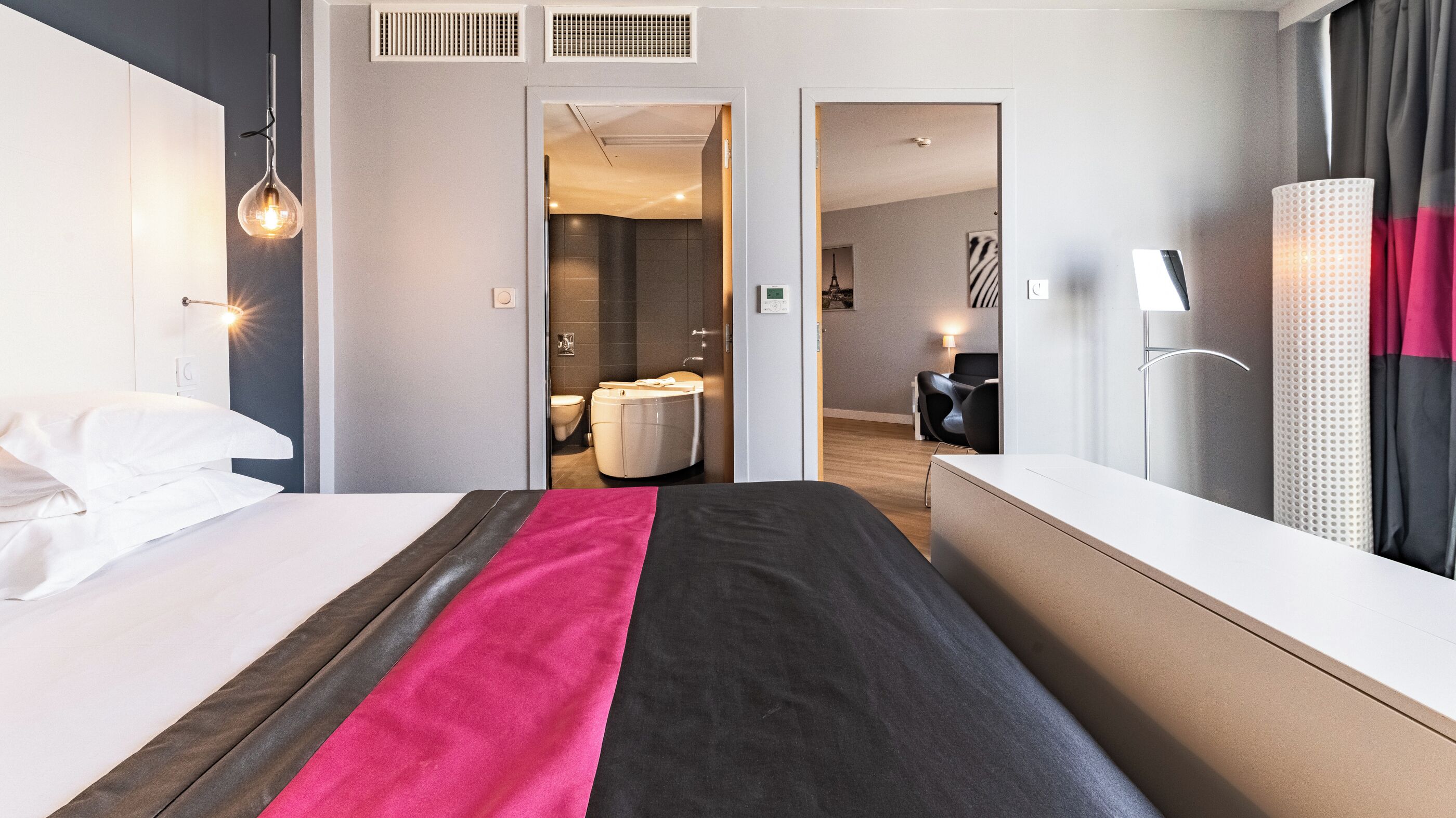 suite, 1 king bed with sofa bed | minibar, in-room safe, individually furnished, desk