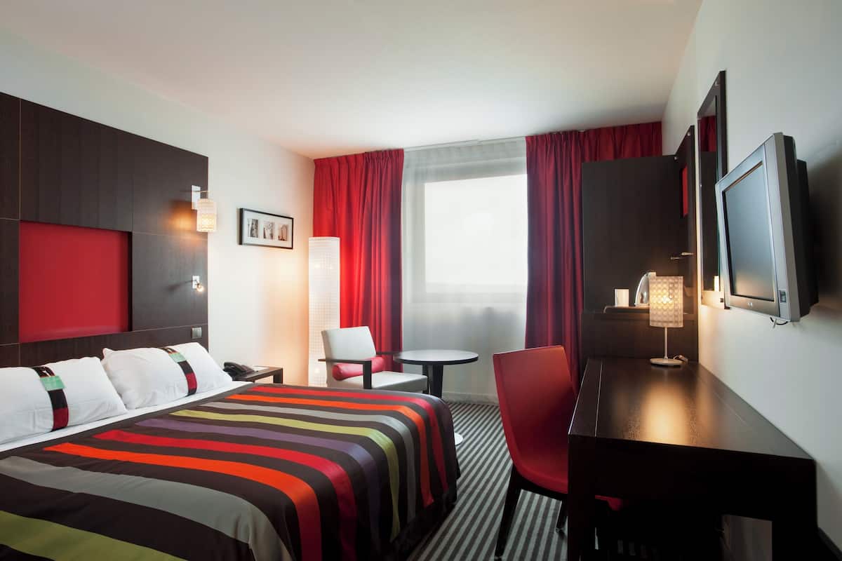 Minibar, in-room safe, individually furnished, desk