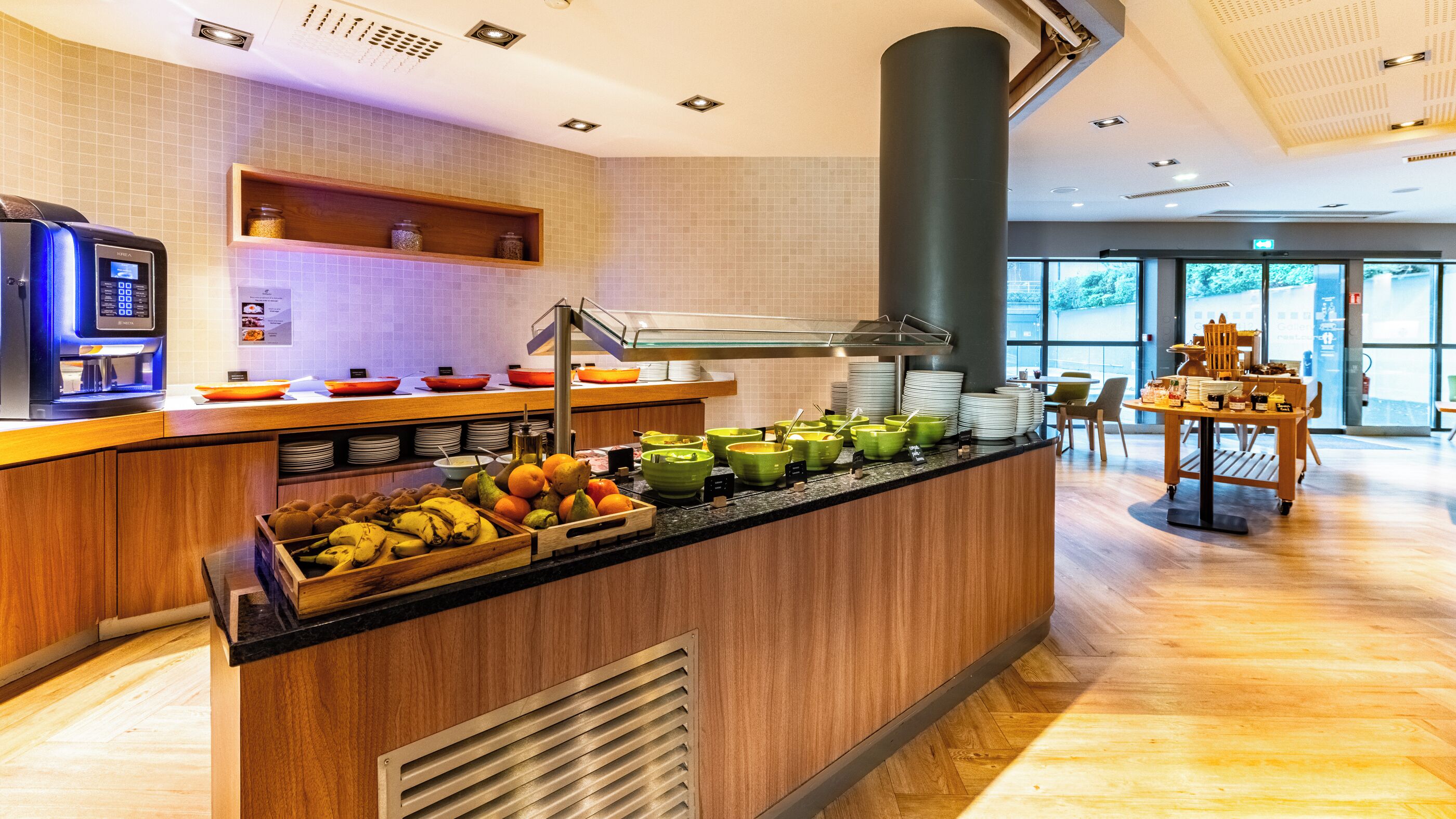 daily continental breakfast (eur 18 per person)
