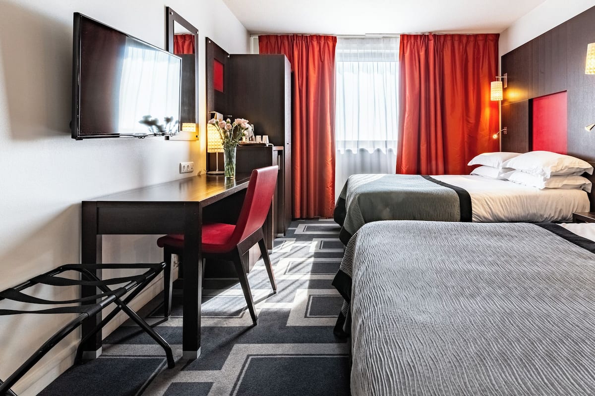 Standard Room, 2 Double Beds, City View | Minibar, in-room safe, individually furnished, desk