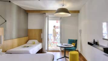 Literie de qualité supérieure, coffres-forts dans les chambres, bureau