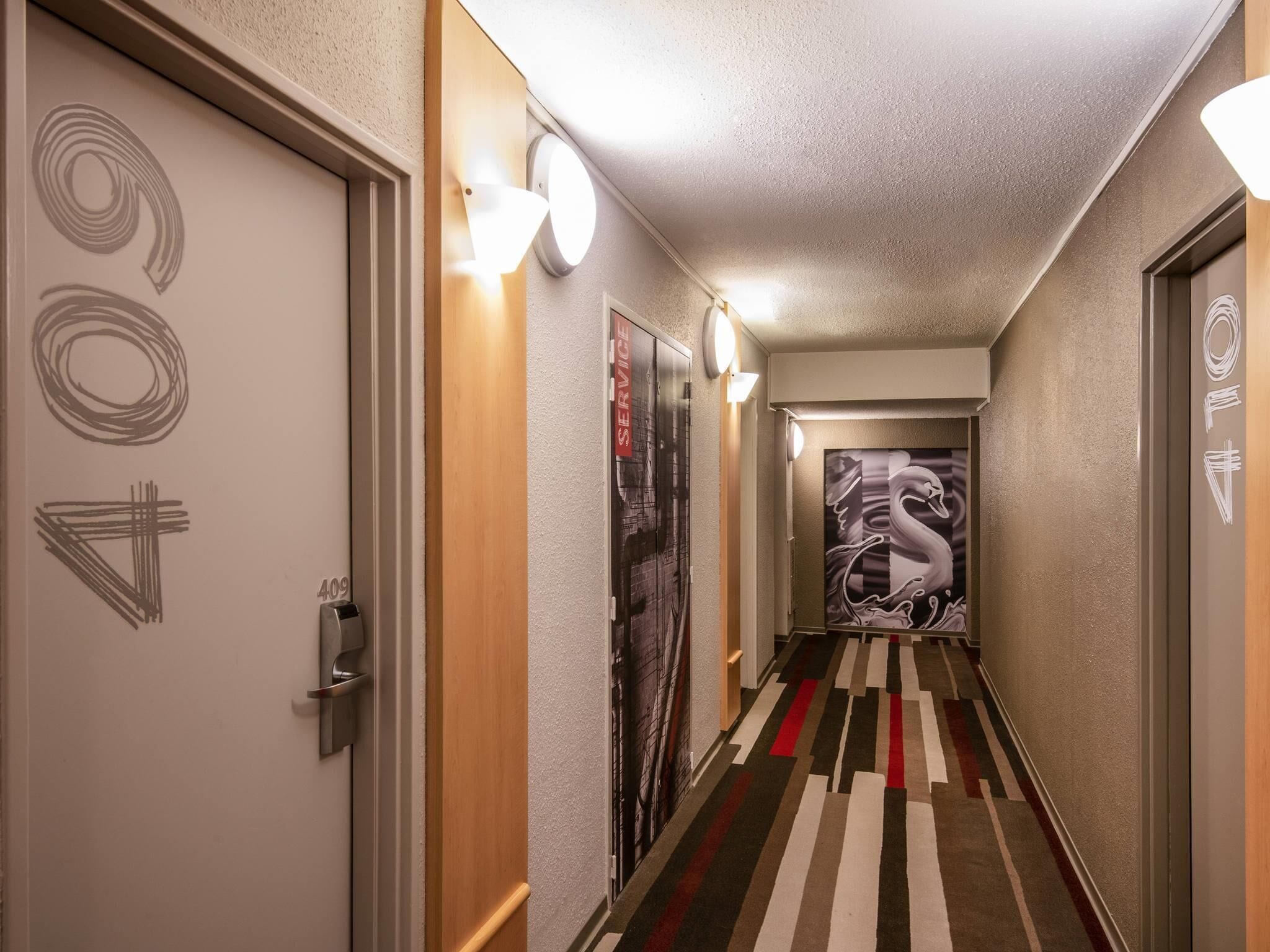 Literie de qualité supérieure, coffres-forts dans les chambres, bureau