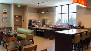 Desayuno continental incluido todos los días