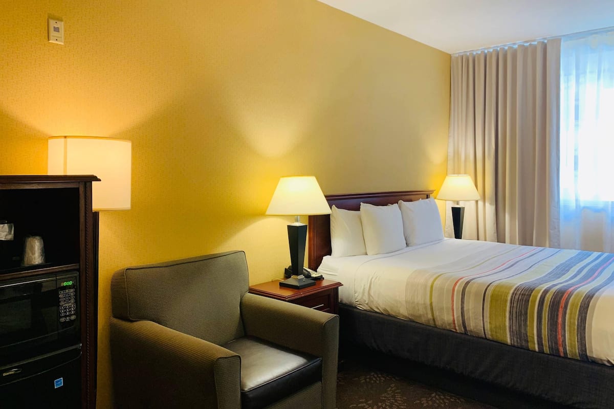 مكتب ومكواة/لوح كي وواي فاي مجانًا وملاءات أسرّة