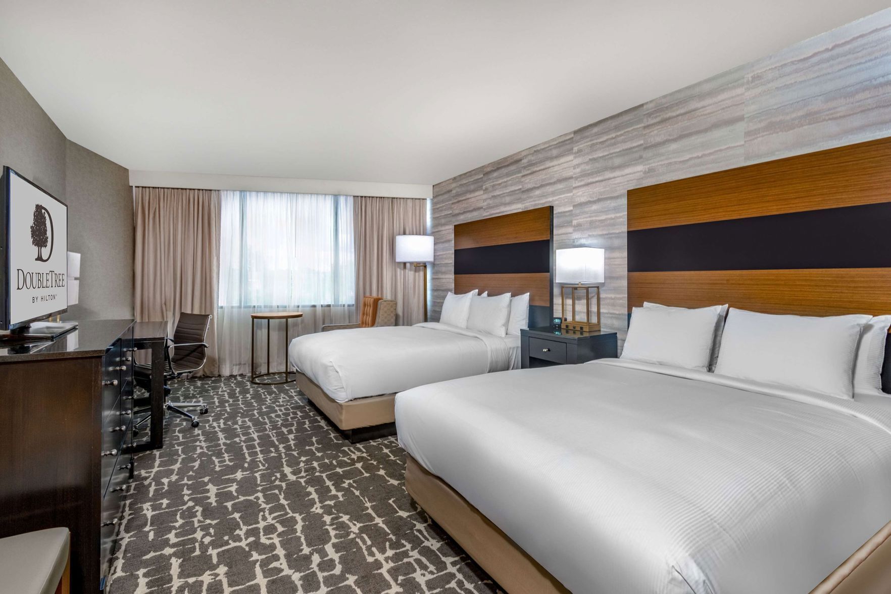 Premium bedding, in-room safe, desk, iron/ironing board