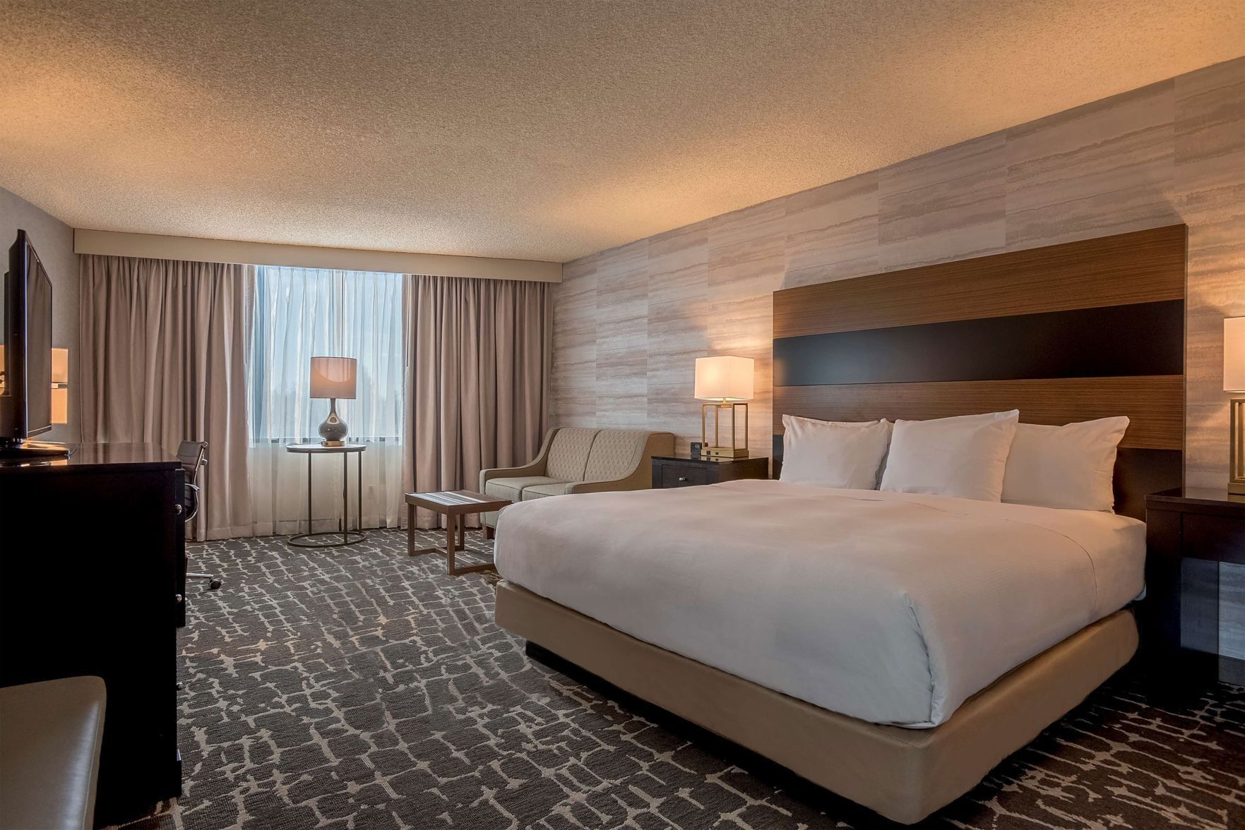 Premium bedding, in-room safe, desk, iron/ironing board