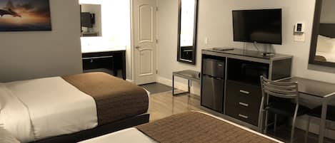 Premium bedding, desk, iron/ironing board, free WiFi