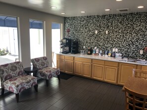 Lobby - Pacific Inn (Monterey)