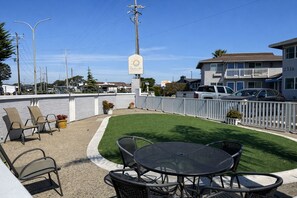 Front of property - Pacific Inn (Monterey)