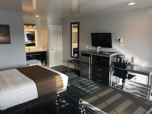 Deluxe-Zimmer, 1 Queen-Bett | Schreibtisch, Bügeleisen/Bügelbrett, kostenloses WLAN, Bettwäsche