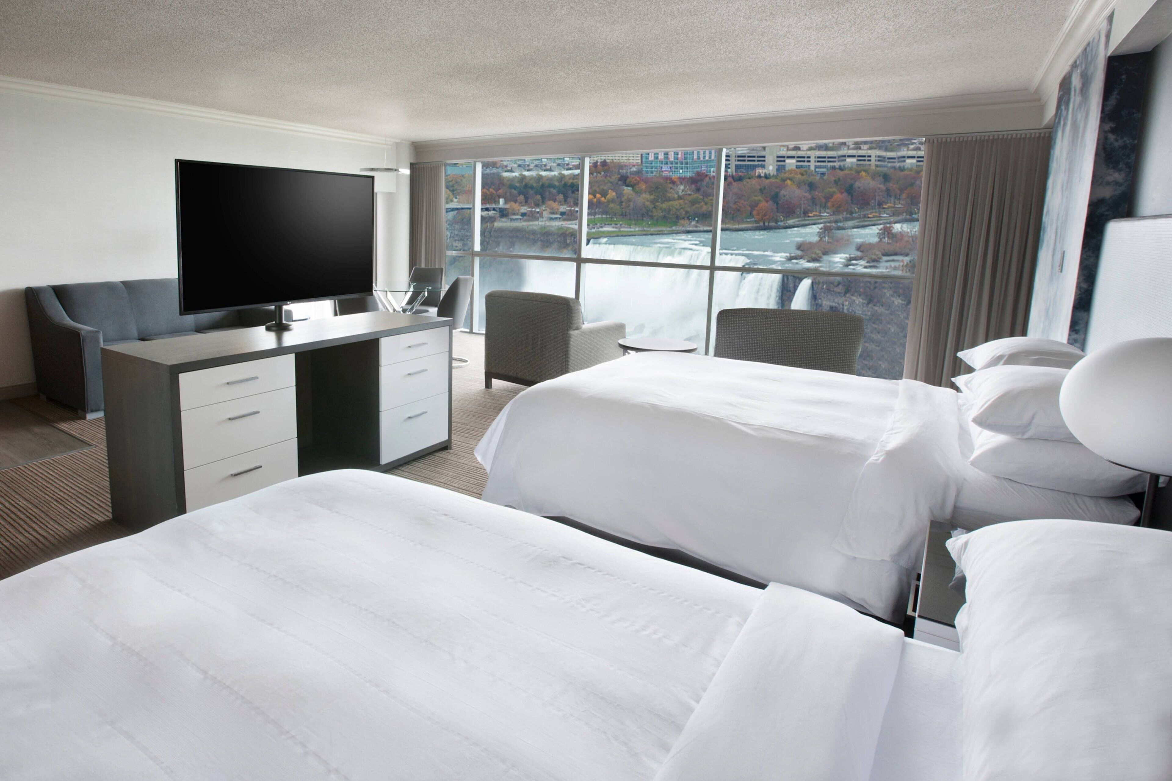 presidential suite, 1 bedroom | pillow-top beds, desk, blackout curtains, soundproofing