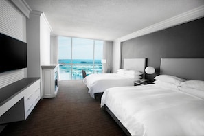 Pillow-top beds, desk, blackout curtains, soundproofing - Niagara Falls Marriott on the Falls (Niagara Falls)